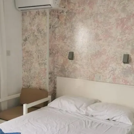 Simos Magic Apts Aparthotel
