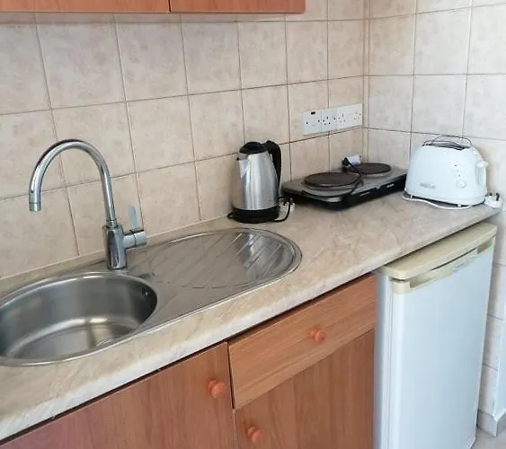 Ξενοδοχείο με διαμερίσματα Simos Magic Apts Αγία Νάπα