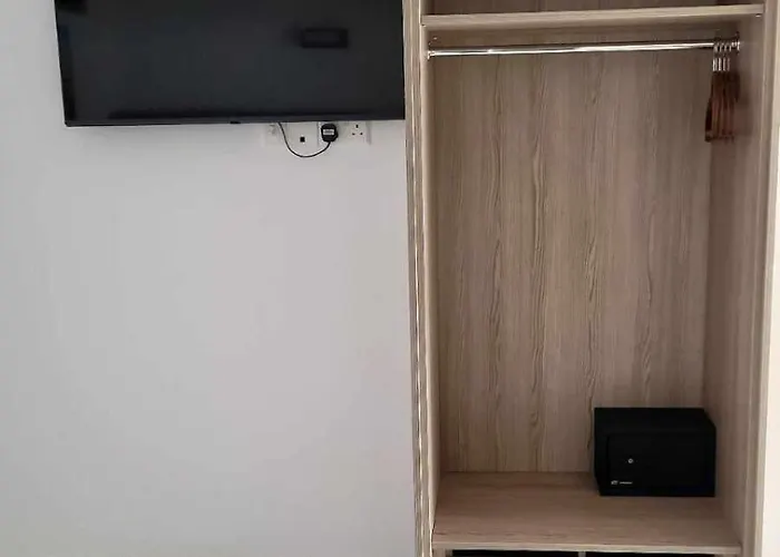 Simos Magic Apts Ajía Nápa