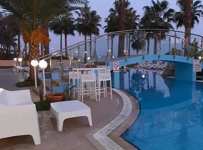 アパートホテル Simos Magic Apts アヤナパ