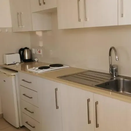 Simos Magic Apts Ajía Nápa